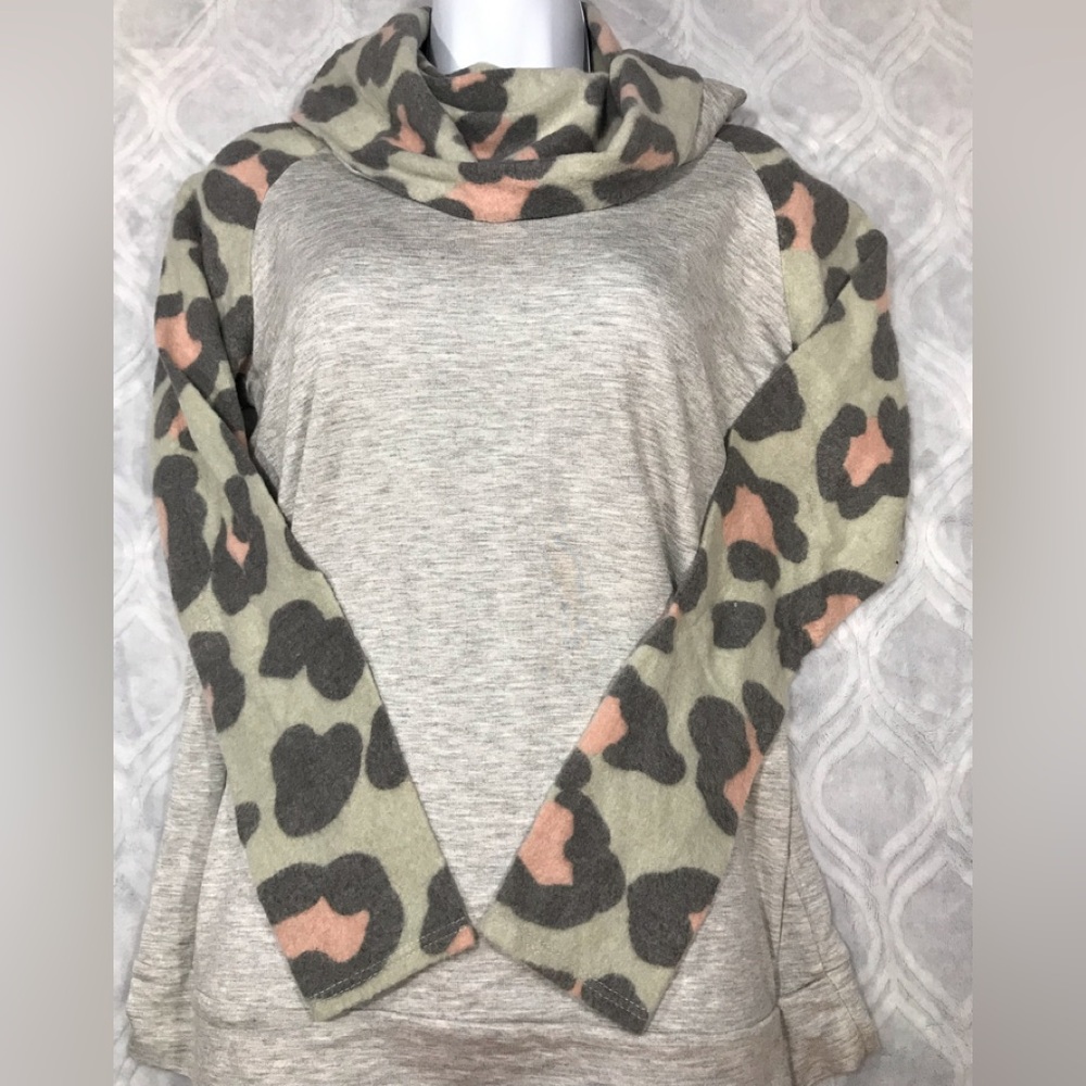 Cowl neck super soft top Sz S
